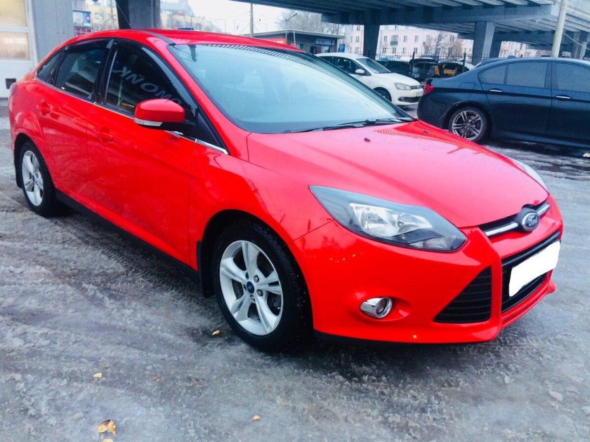 Ford Focus 3 красный