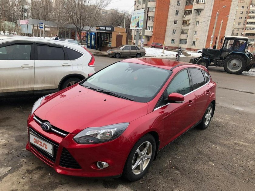 Ford Focus 3 красный