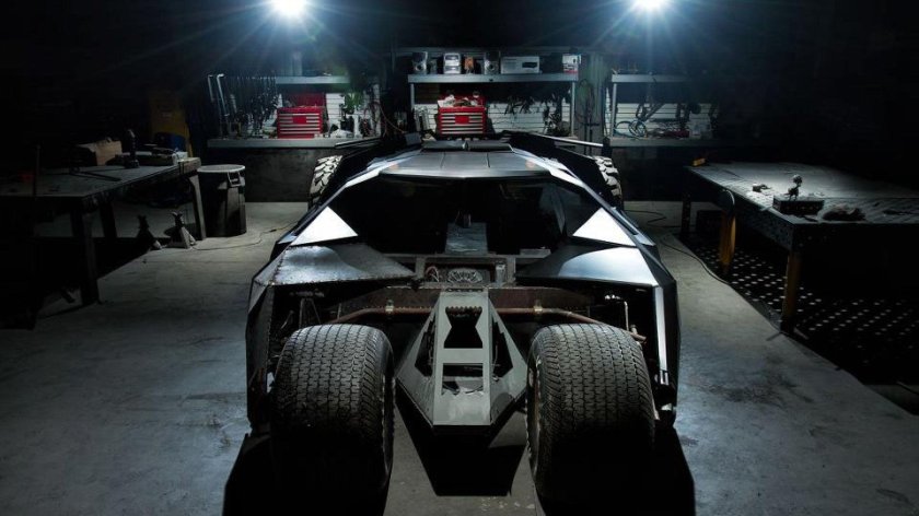 Бэтмобиль тумблер