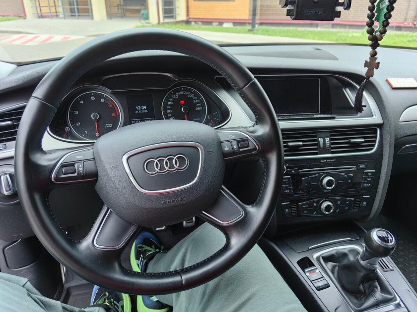 Ауди а 4 2011 года