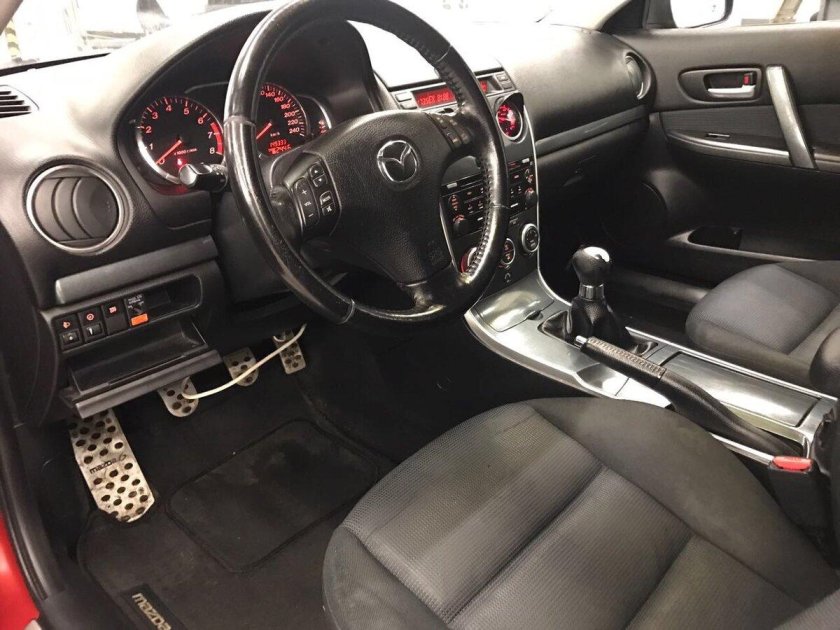 Мазда 6 gg Рестайлинг салон