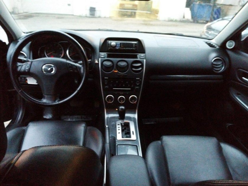 Мазда 6 2006 салон