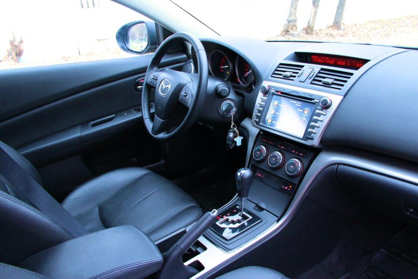Mazda 6 GH салон