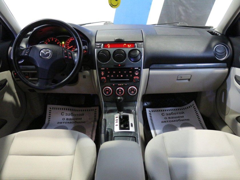 Центральная консоль Мазда 6 gg