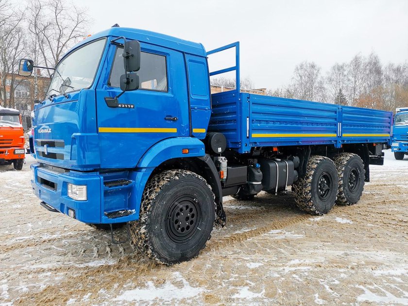 КАМАЗ 43118 синий