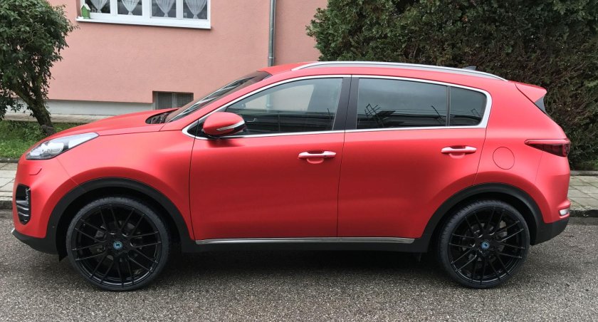 Kia Sportage 4 черные диски