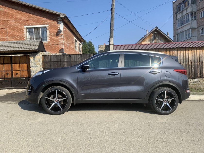 Kia Sportage r19