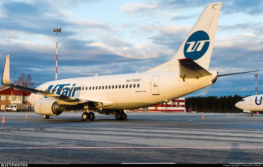 Боинг 737-524 ЮТЭЙР