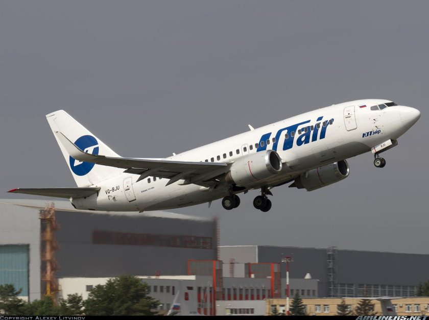 Боинг 737-524 ЮТЭЙР