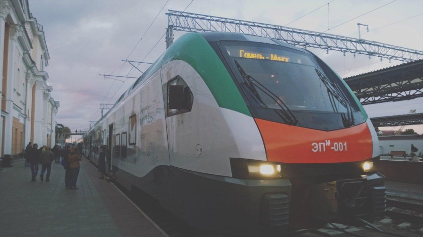 Поезд Штадлер Минск Гомель