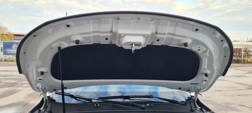 Уплотнитель капота