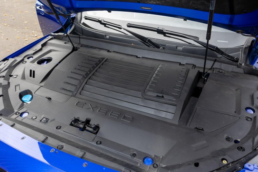 Обшивка капота lx570