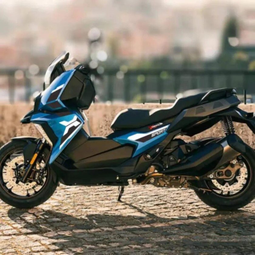 Скутер БМВ c400х