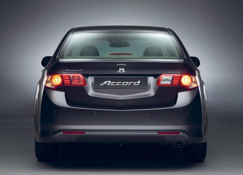 Honda Accord 2008 зад