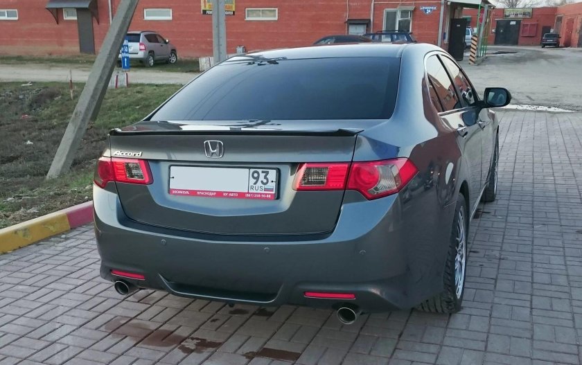 Тонировка задних фар Хонда Аккорд 8