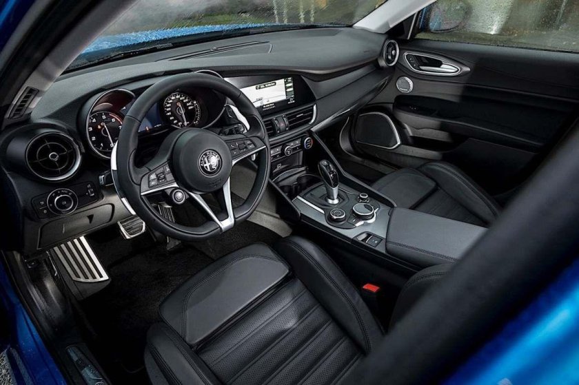 Alfa romeo giulia 2.0 at q4