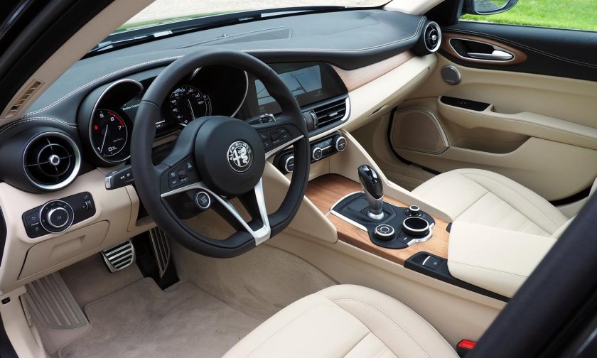 Alfa Romeo Giulia Interior