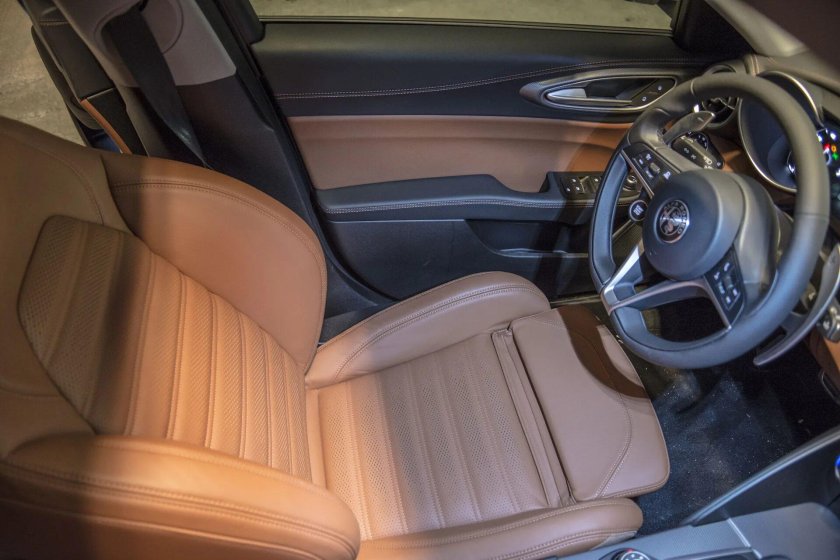 Alfa Romeo Giulia интерьер