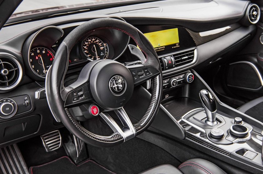 Alfa Romeo Giulia Interior