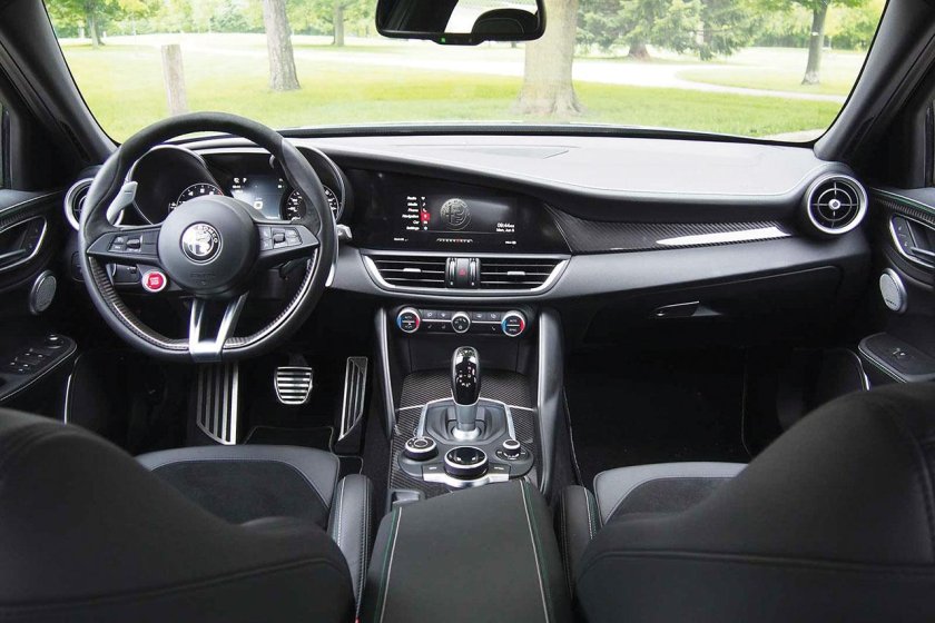 Alfa Romeo Giulia Interior