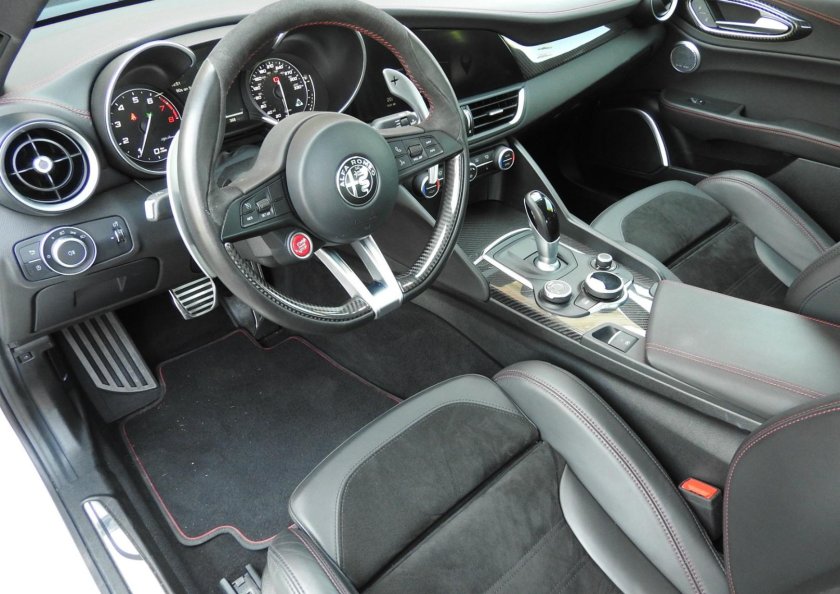 Alfa Romeo Giulia Квадрифолио