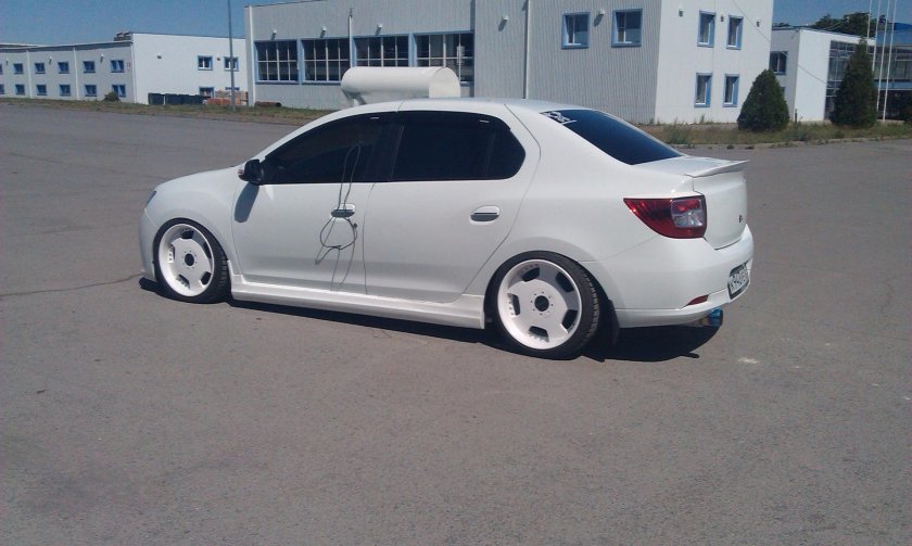 Тюнингованный рено логан