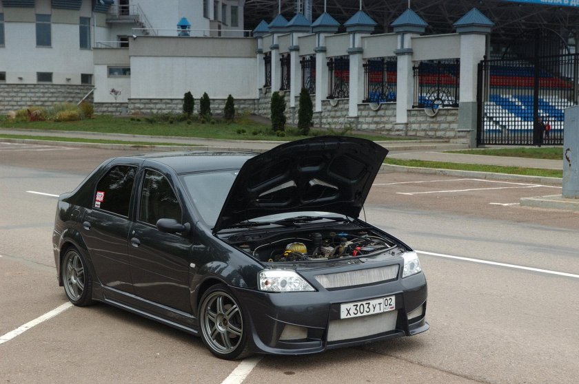 Тюнингованный Логан