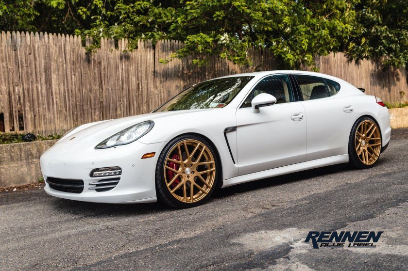 Золотой Порше Панамера