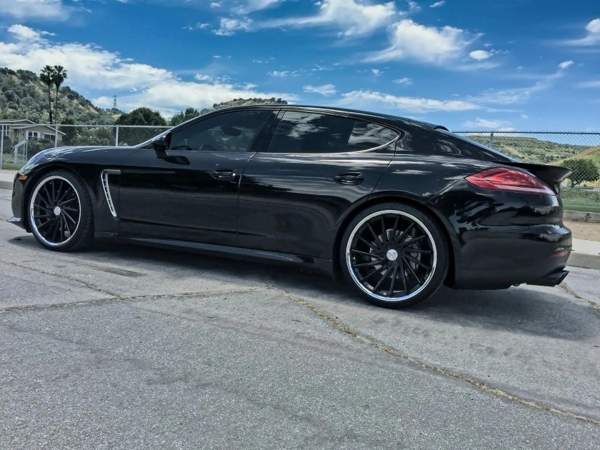 Porsche Panamera 2015 черные диски