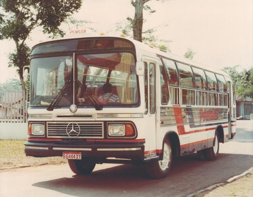 Мерседес Бенц 1990