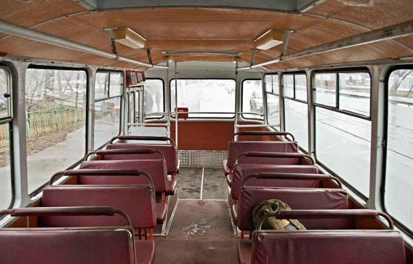 ЛИАЗ 677 90 салон