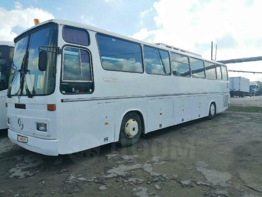 Автобус Мерседес Бенц 0303