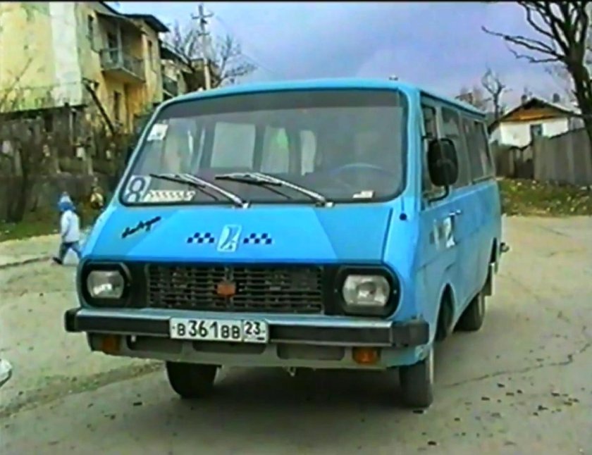 Фаркоп на РАФ 2203