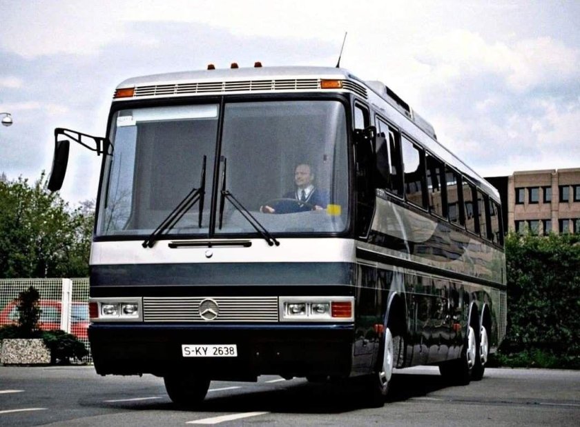 Автобус Мерседес Бенц 1990