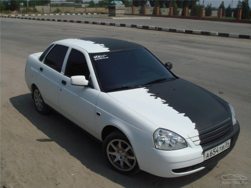 Лада Приора седан белая