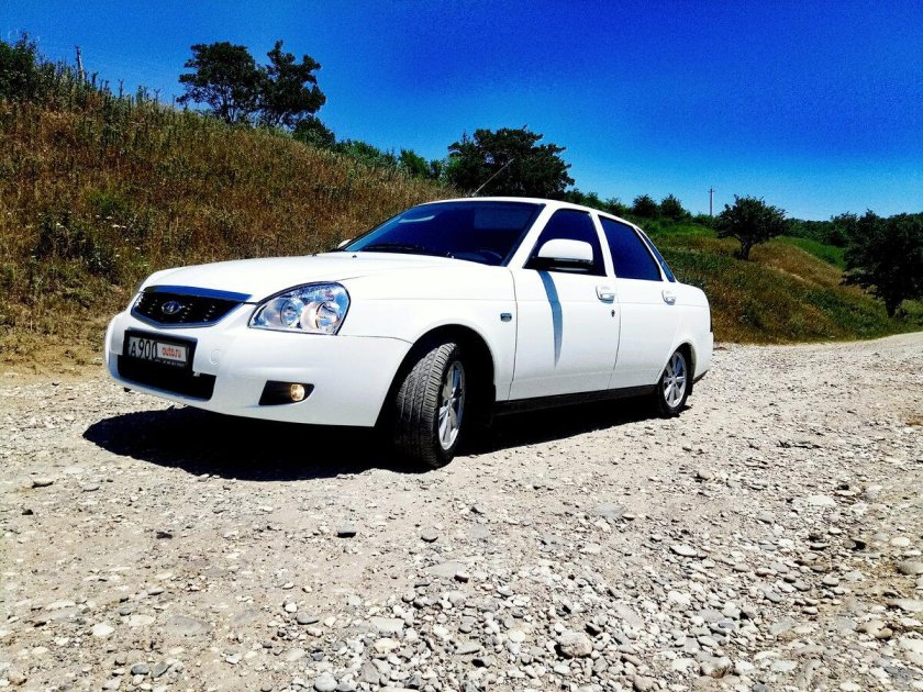 Лада приора 2018 белая