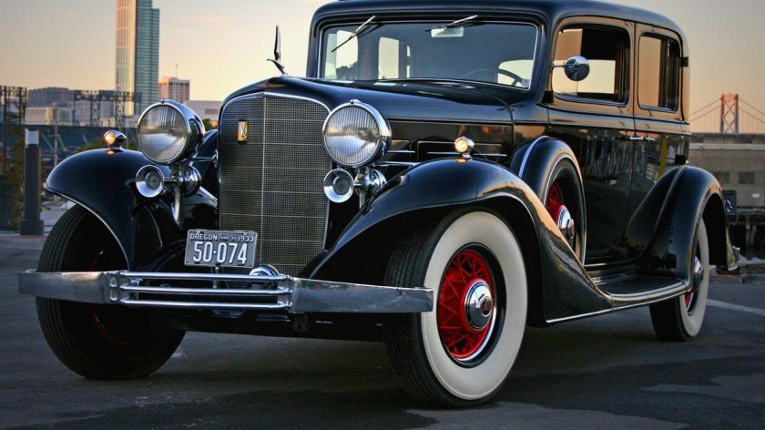 1933 Cadillac Town sedan