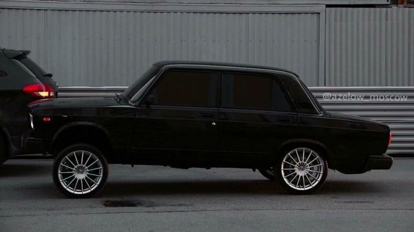 ВАЗ 2107 черный AZELOW