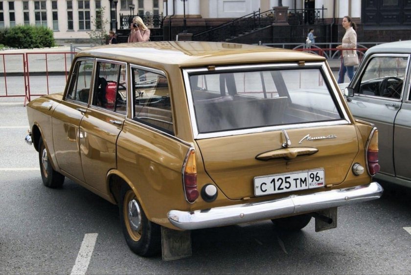 Москвич 427 универсал