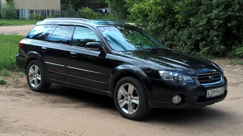 Субару Аутбек 2005
