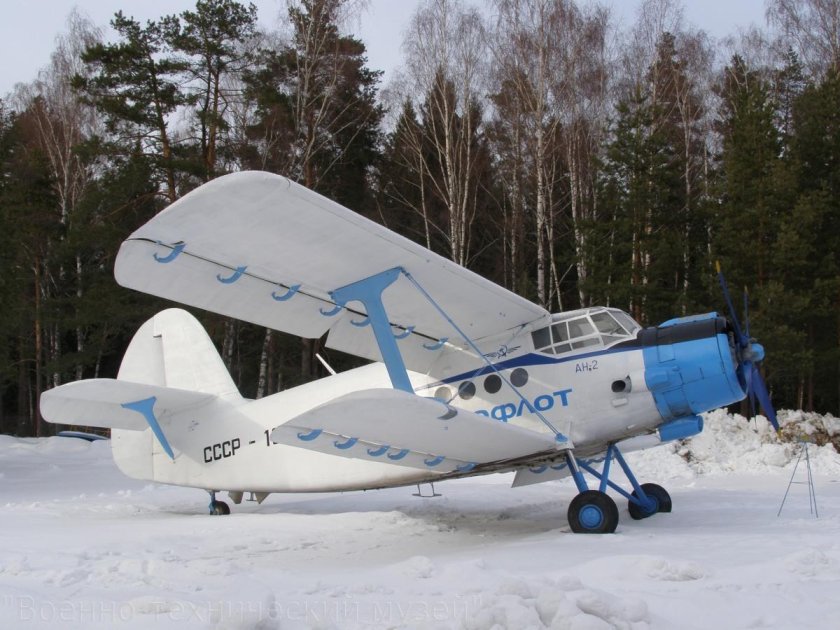 АН-2 биплан