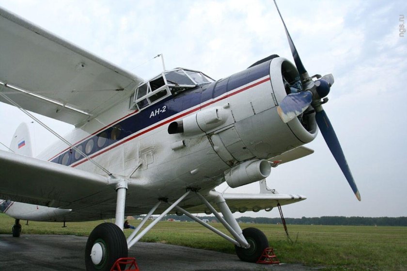 АН-2 биплан