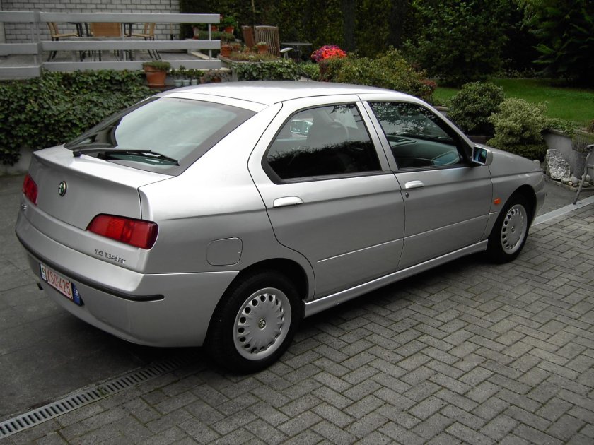 Alfa Romeo 146