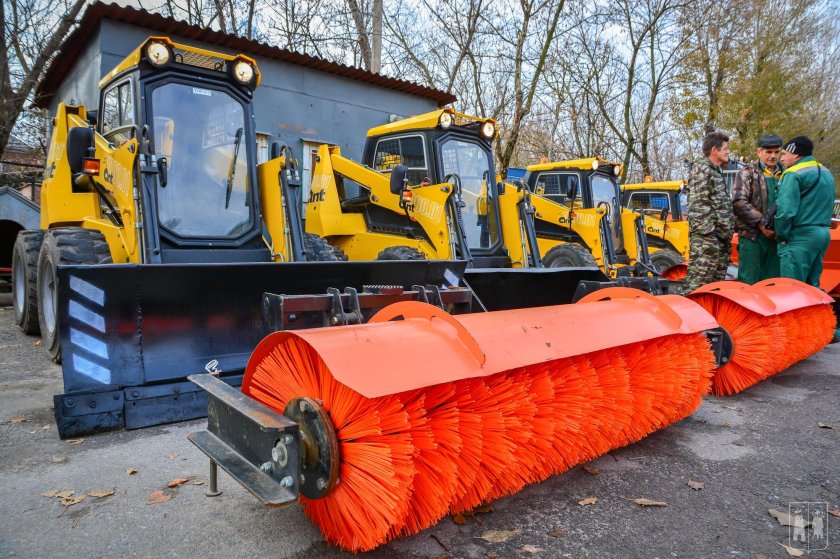 Снегоуборочная техника