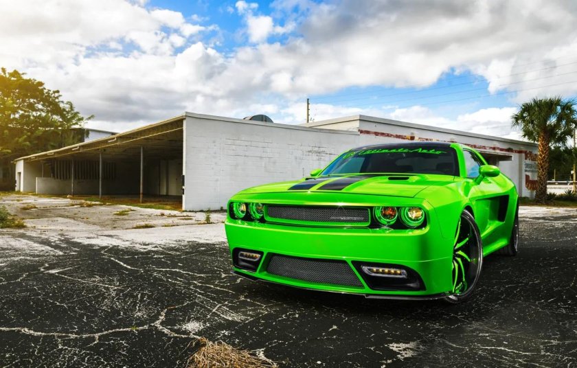 Dodge Challenger srt8