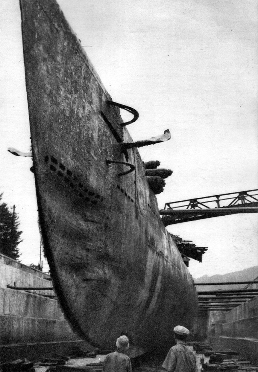 Японская подводная лодка типа «i-15»,Комбриг