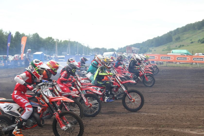 Мотокросс спортсмены