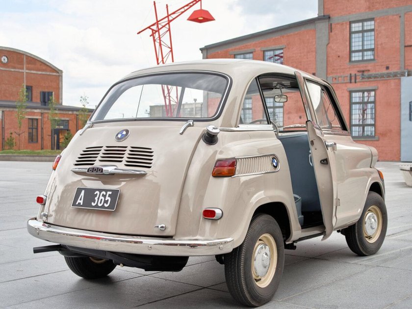 Первый автомобиль бмв