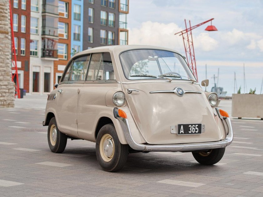 Первый автомобиль бмв