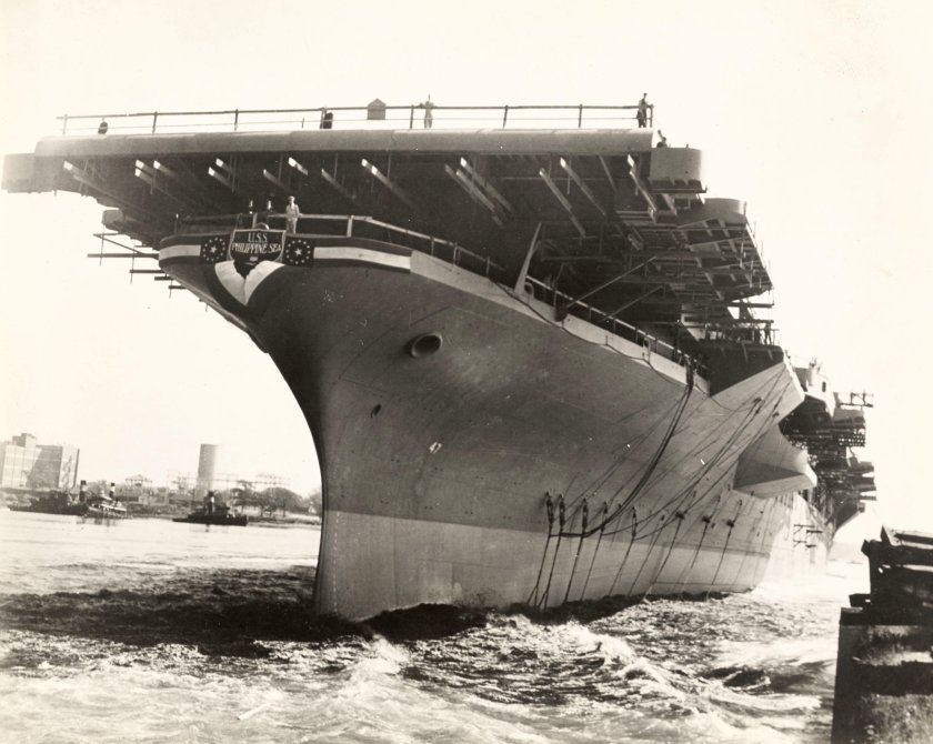 Авианосец Эссекс